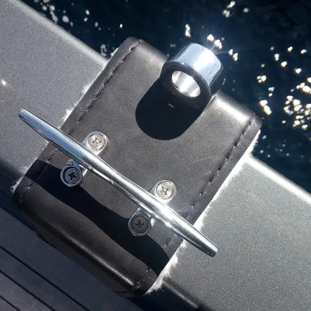 Attaching fenders to yacht